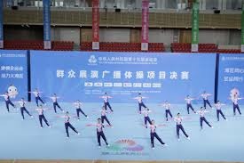 为什么内野手在完成触杀后会迅速检查球的位置